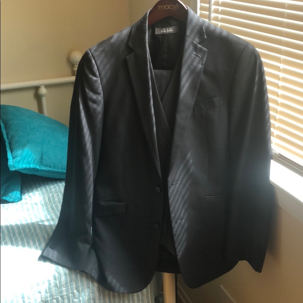 Kenneth Cole 3 Piece Suit